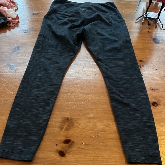 Black mondetta athletic pants with side pocket for phone. Pants were worn once. - Picture 4 of 5